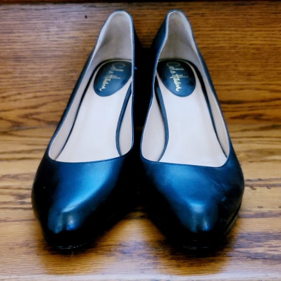 Like NEW Cole Haan Pumps, all leather, 3.25" heels - Picture 5 of 9